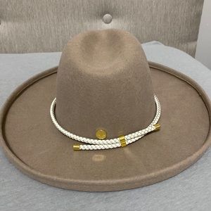 Gigi and Pip-Cara Loren Pencil Brim -Never Worn